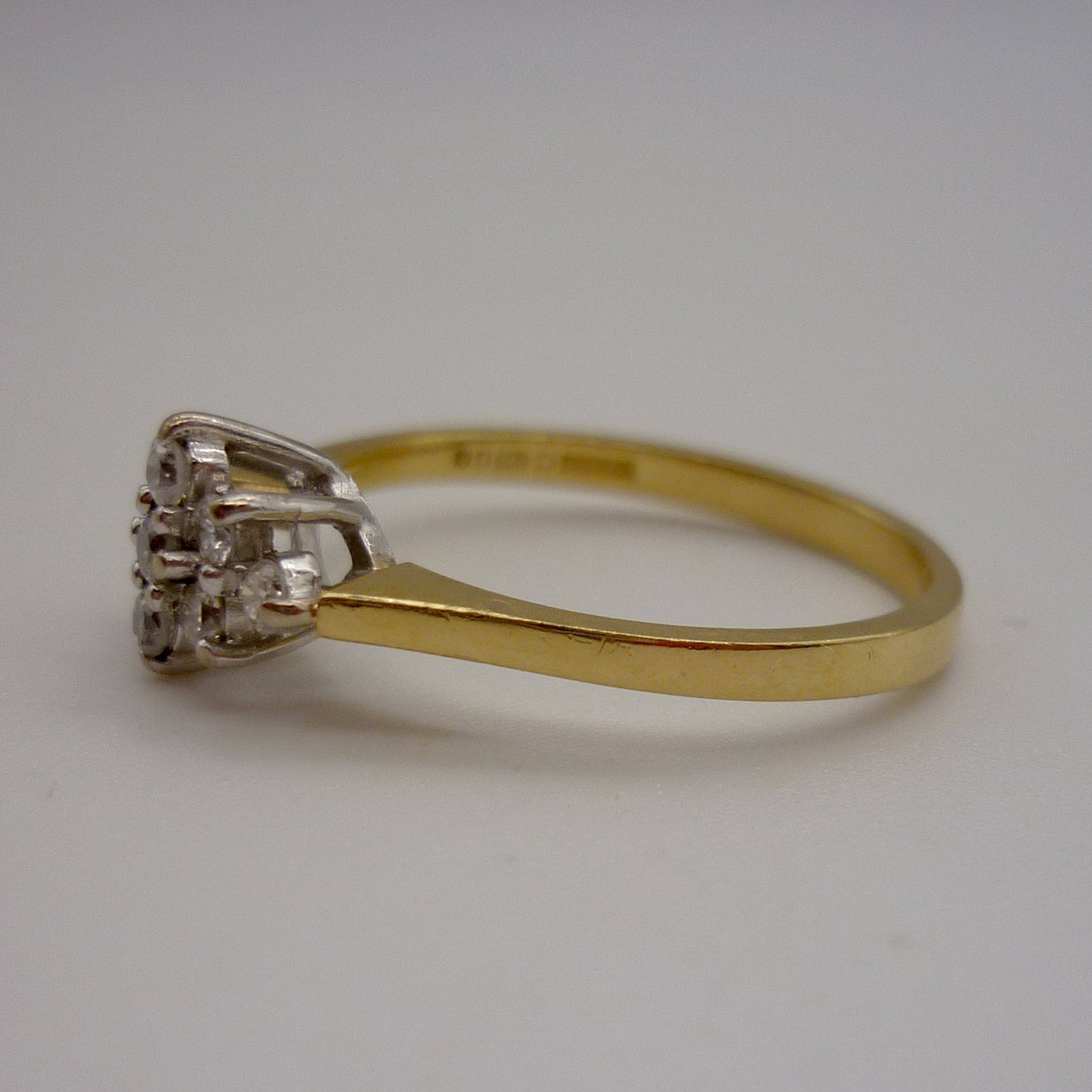 Vintage 18k Diamond Cluster Ring Size 6.5