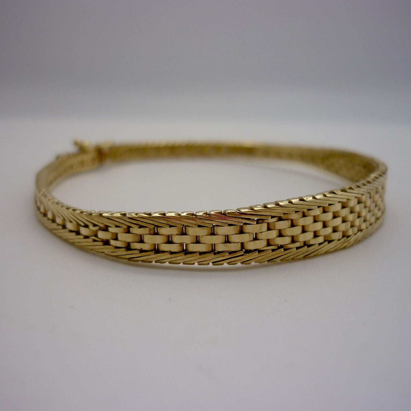Tapered Gold Woven Mesh Bracelet, Solid 9k Gold 1980s Retro Jewellery Gift For Her