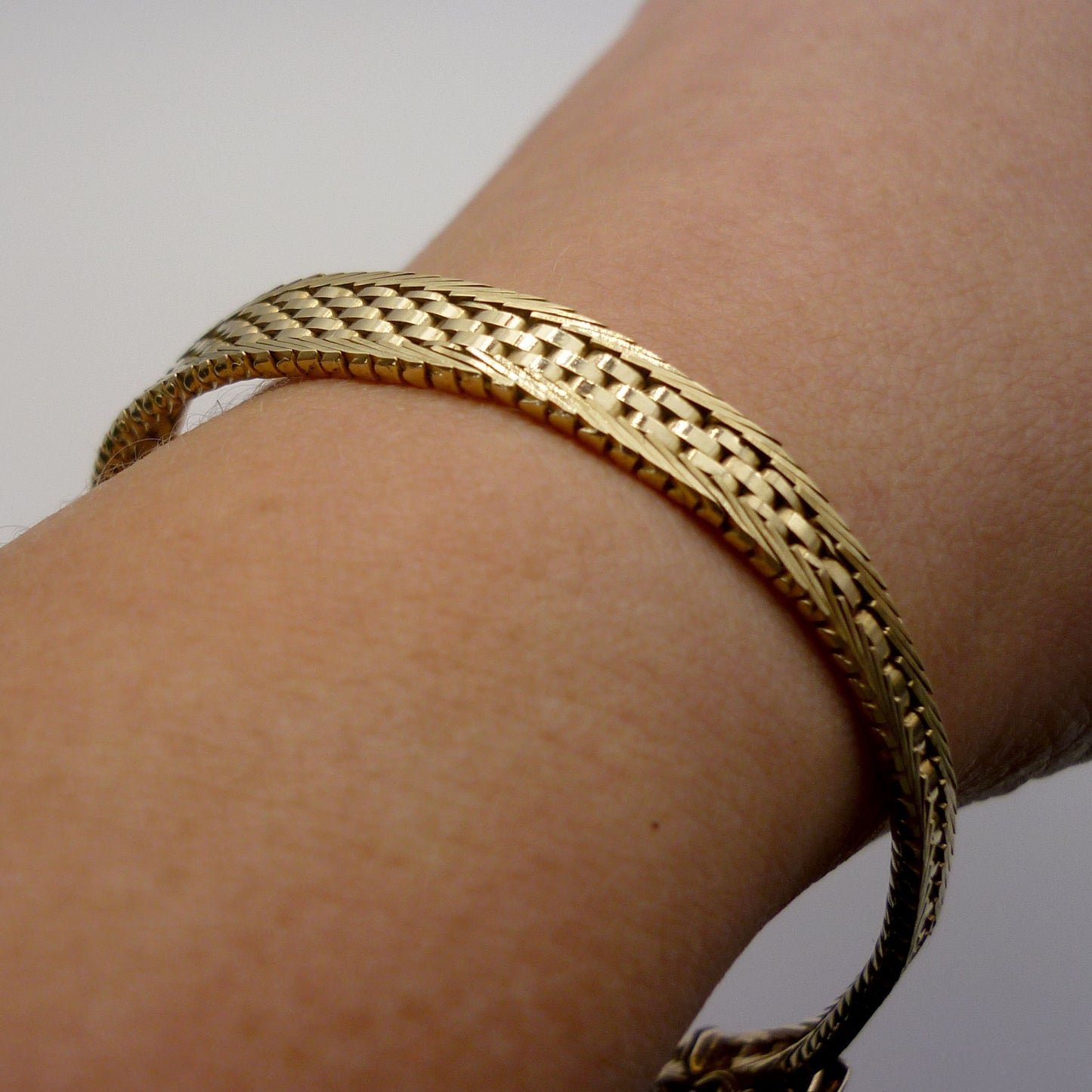 Tapered Gold Woven Mesh Bracelet, Solid 9k Gold 1980s Retro Jewellery Gift For Her