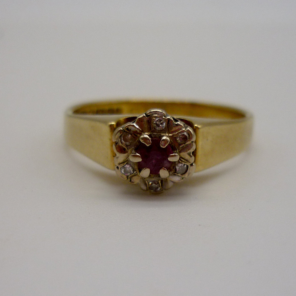 Vintage 18k Gold Ruby & Diamond Cluster Ring Size 6.25