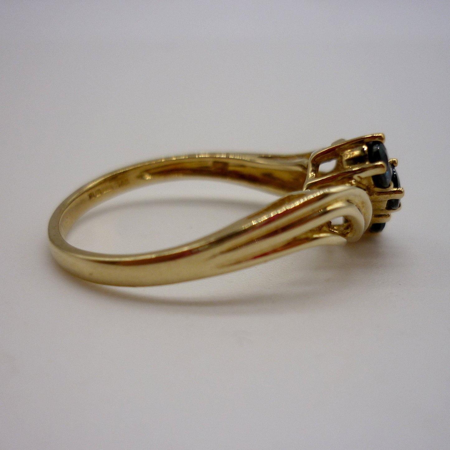 Vintage 3 Stone Sapphire Ring Size 7.5