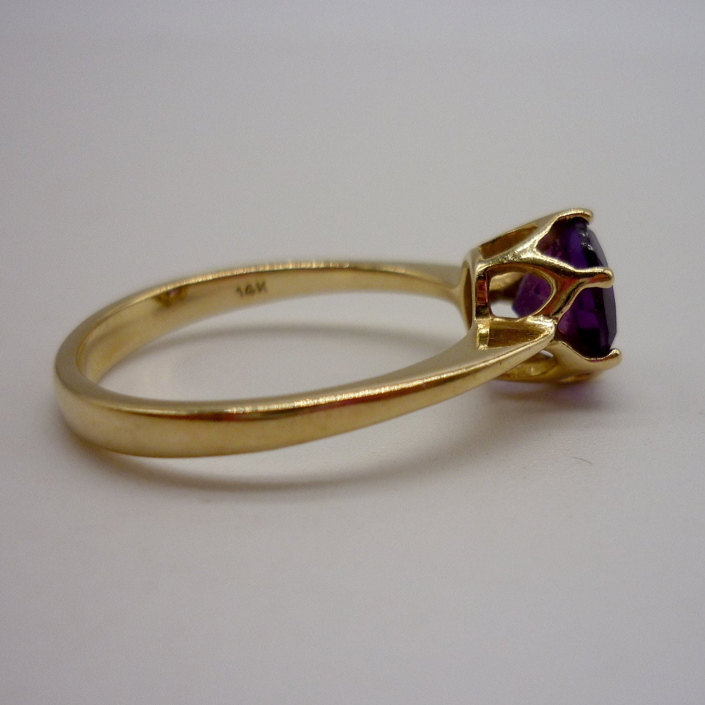 Vintage 14k Yellow Gold Amethyst Solitaire Ring Size 6.5