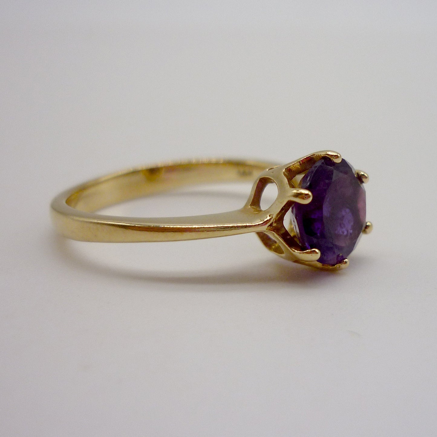 Vintage 14k Yellow Gold Amethyst Solitaire Ring Size 6.5