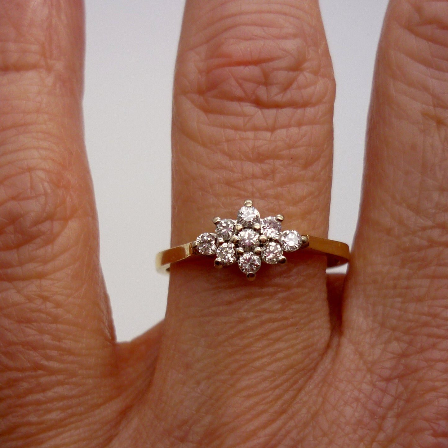 Vintage 18k Diamond Cluster Ring Size 6.5