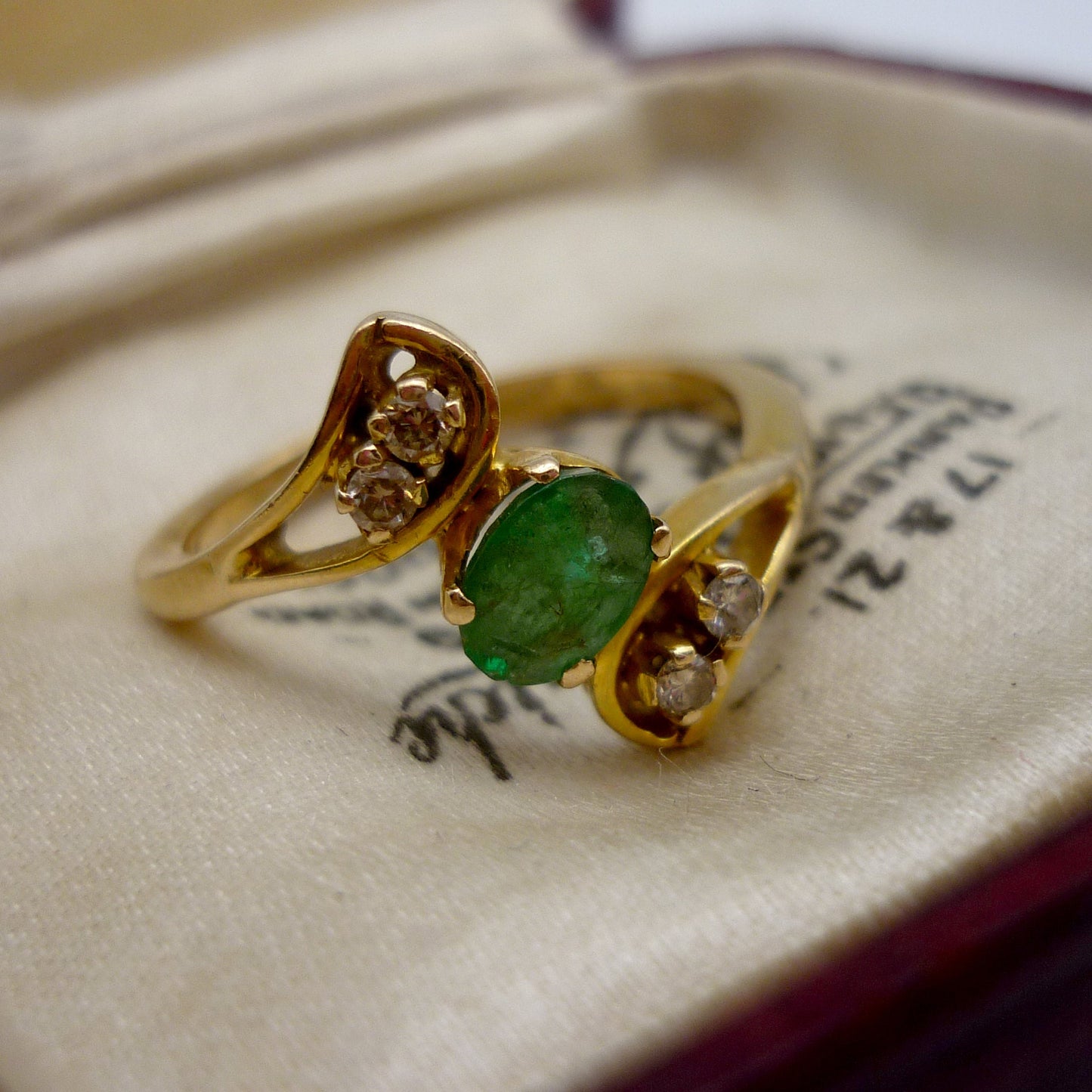 Vintage Indian Gold Emerald & Diamond Crossover Ring Size 6.5