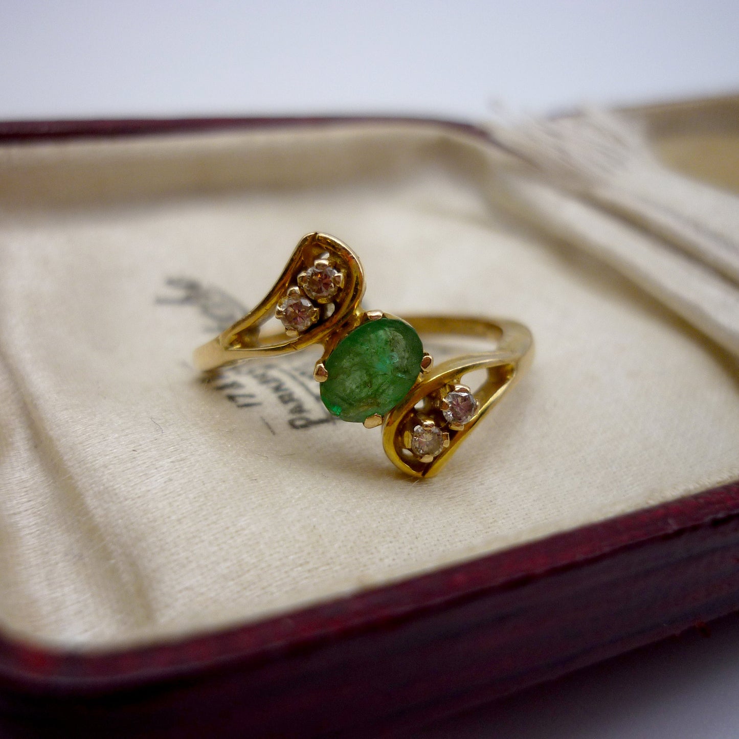 Vintage Indian Gold Emerald & Diamond Crossover Ring Size 6.5