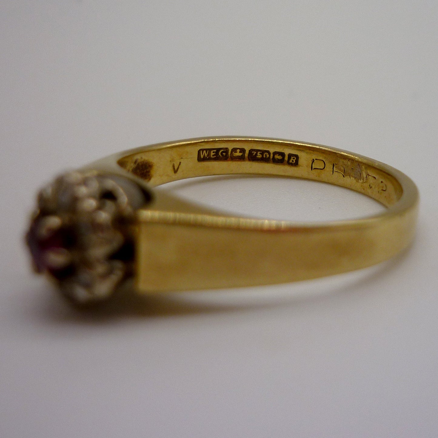 Vintage 18k Gold Ruby & Diamond Cluster Ring Size 6.25