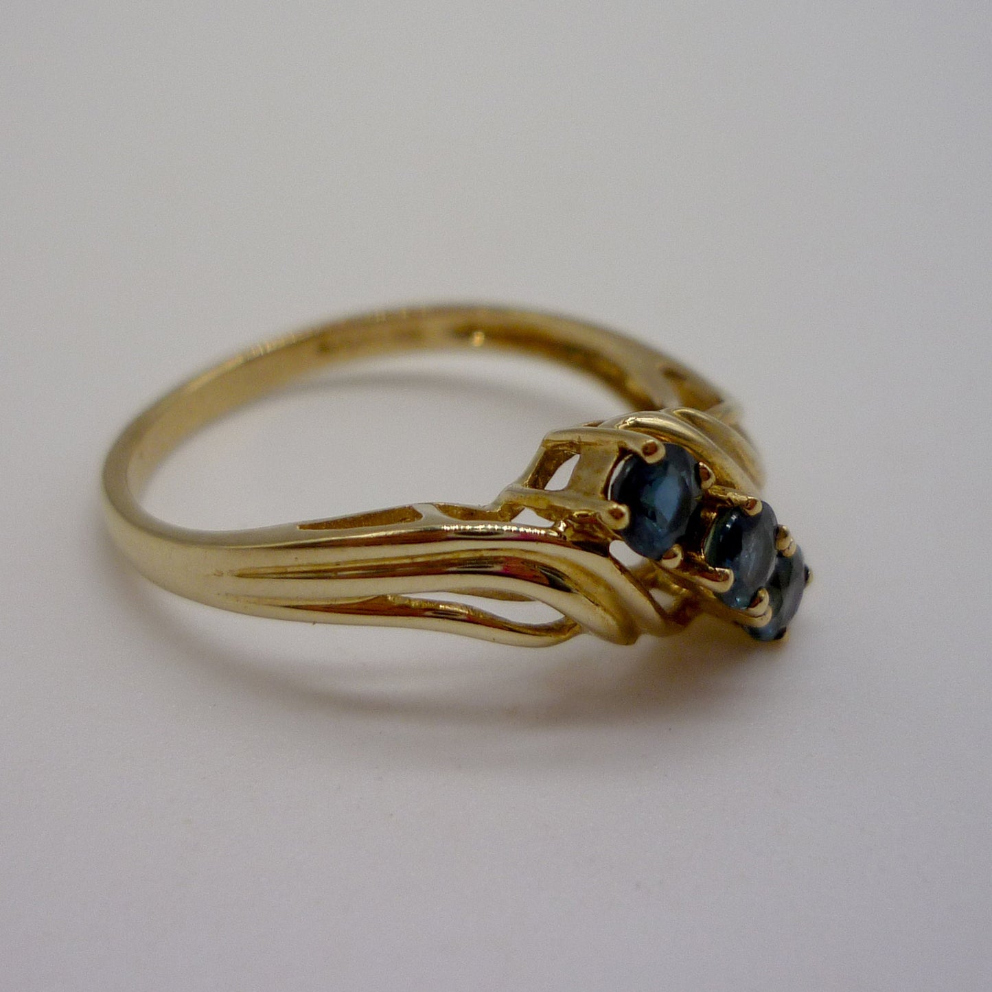 Vintage 3 Stone Sapphire Ring Size 7.5