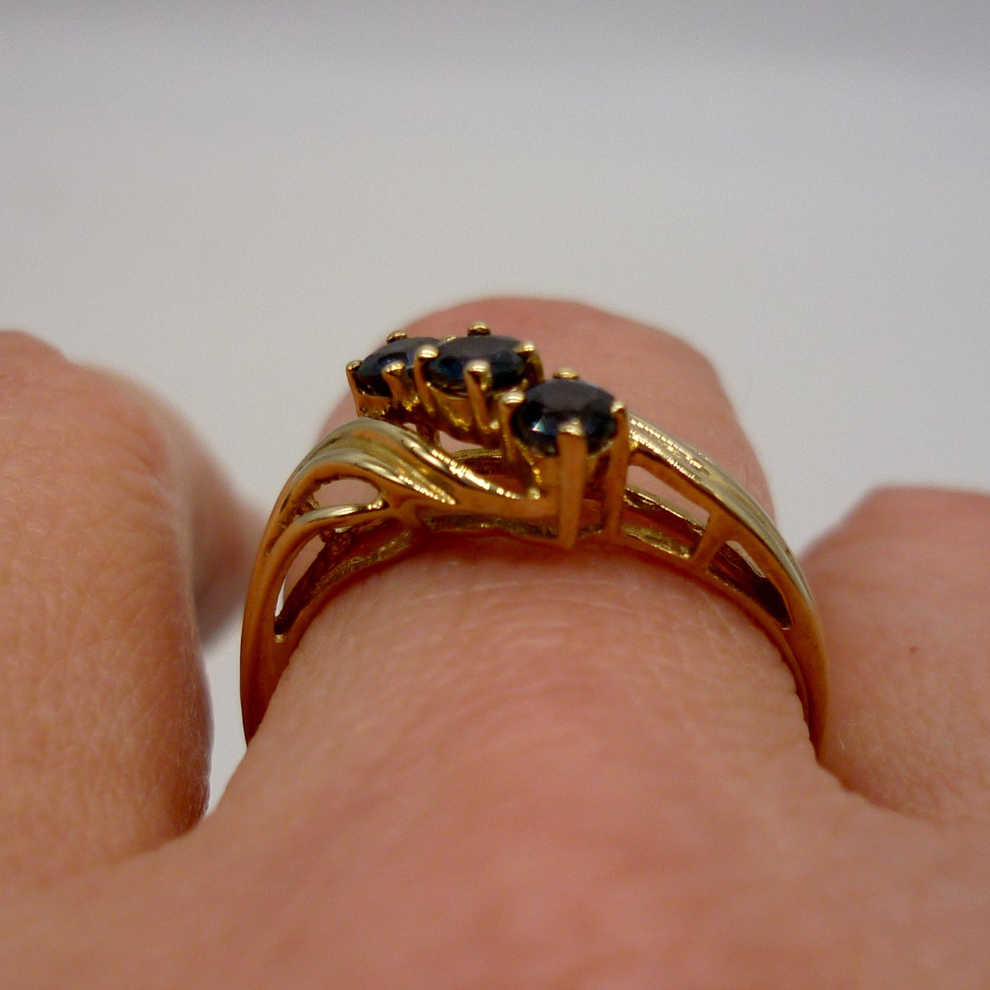 Vintage 3 Stone Sapphire Ring Size 7.5