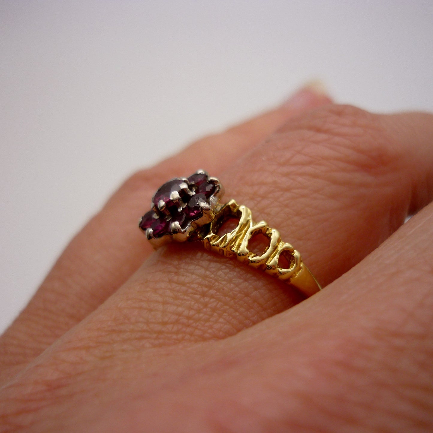 Vintage 18k Gold Ruby Cluster Ring Size 6.25