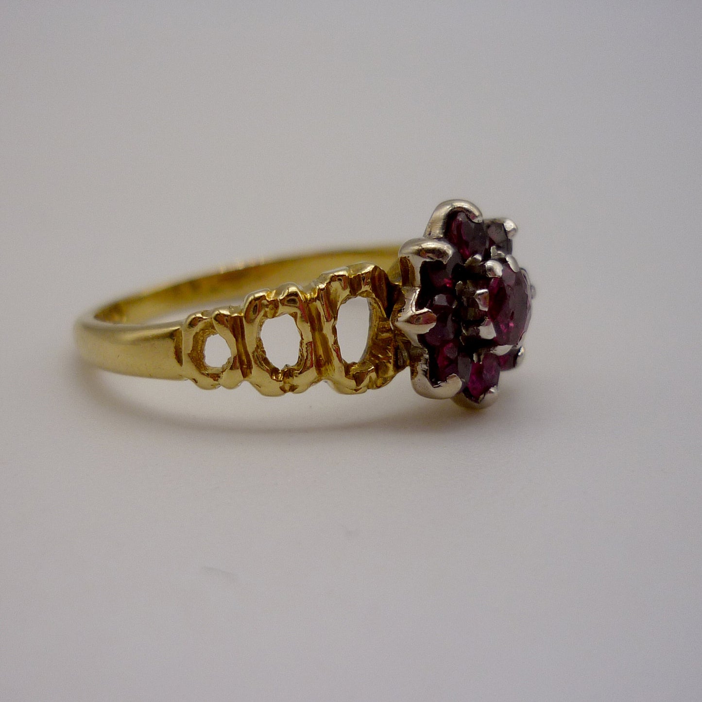 Vintage 18k Gold Ruby Cluster Ring Size 6.25