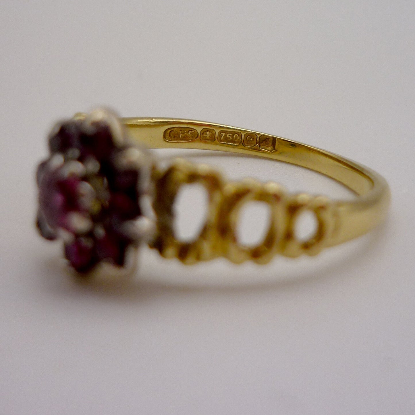 Vintage 18k Gold Ruby Cluster Ring Size 6.25