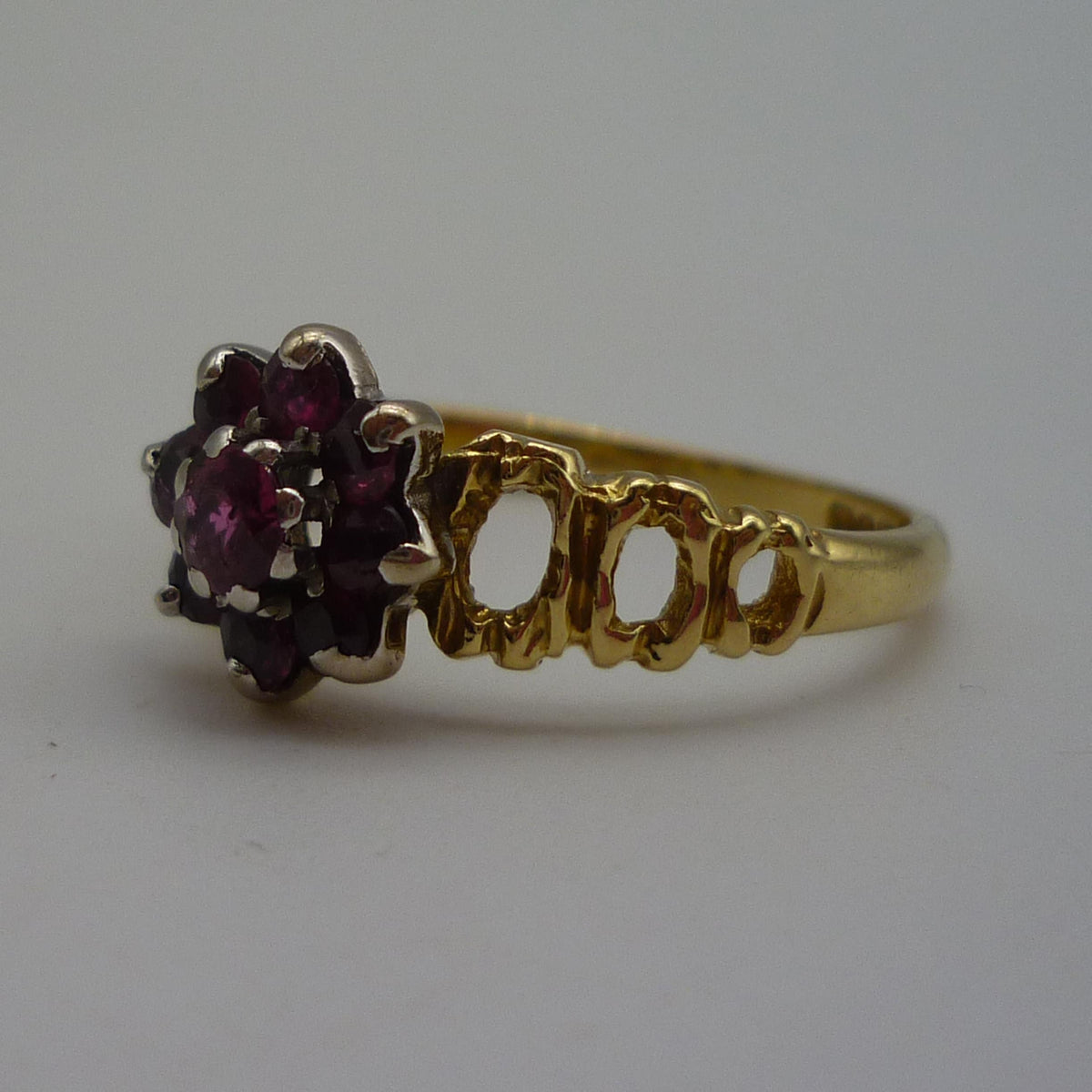 Vintage 18k Gold Ruby Cluster Ring Size 6.25
