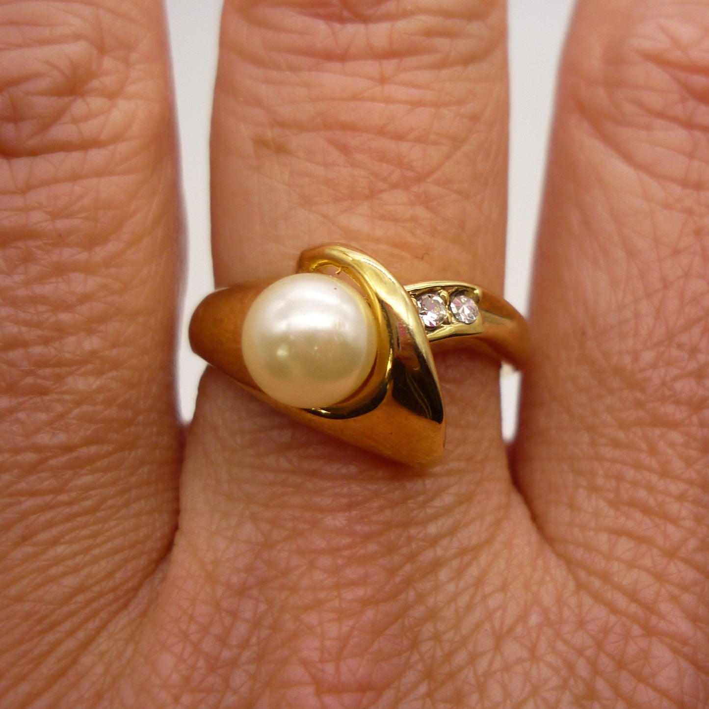 Vintage Costume Gold & Pearl Ring Size 6.75