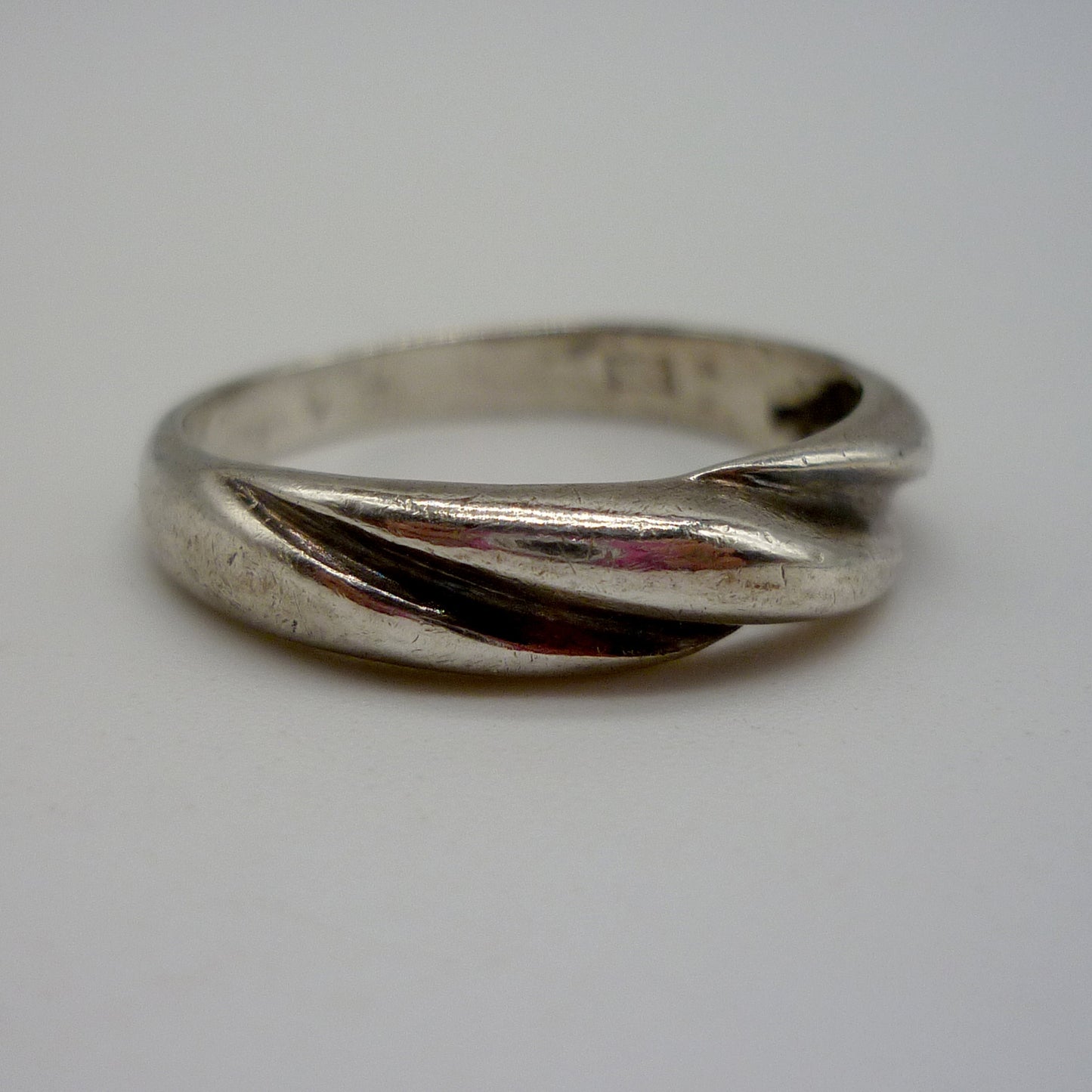 Vintage Sterling Silver Crossover Band Ring Size 7