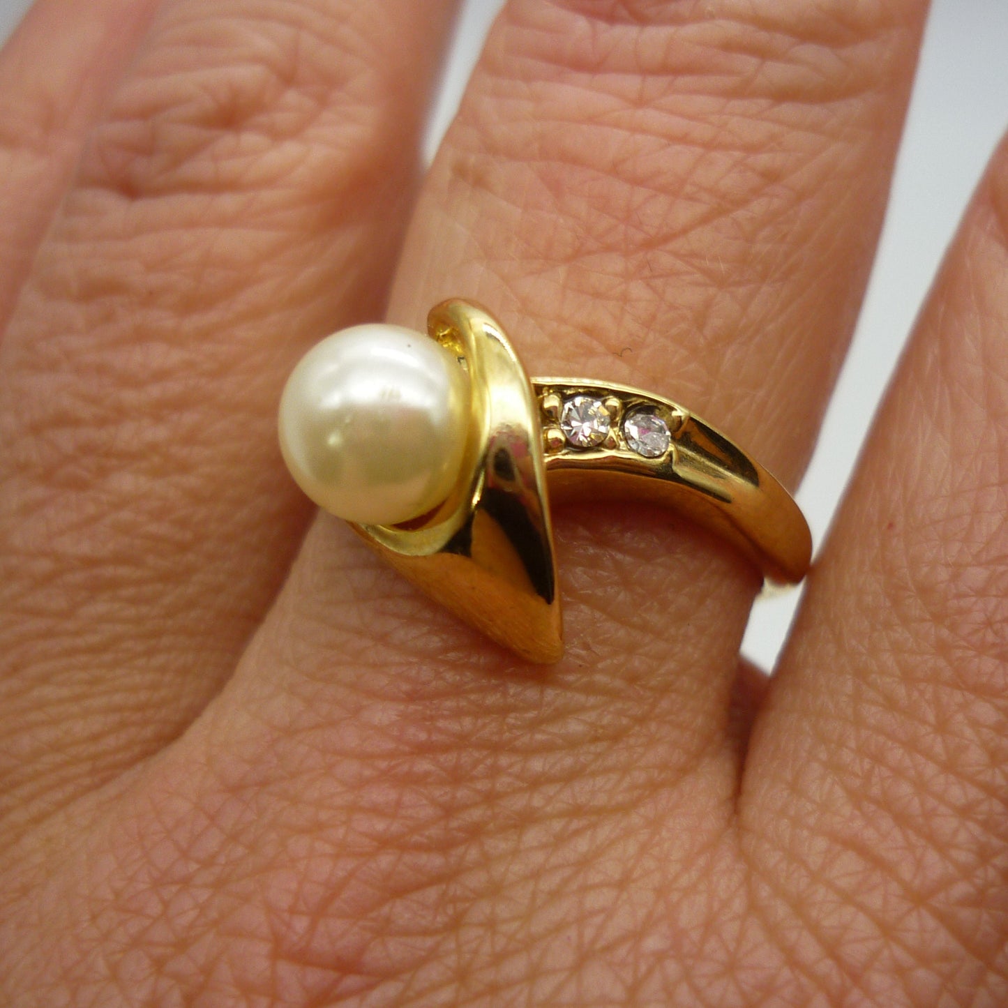 Vintage Costume Gold & Pearl Ring Size 6.75