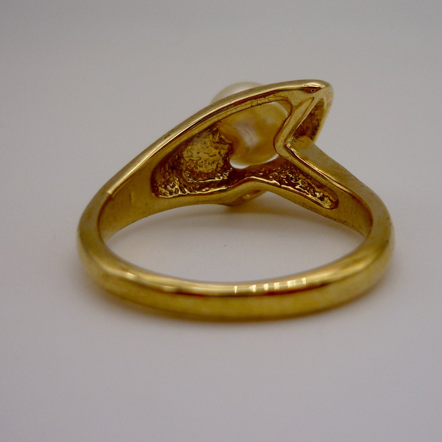 Vintage Costume Gold & Pearl Ring Size 6.75