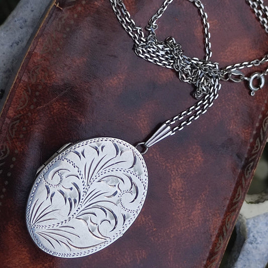 Vintage Silver Photo Locket on Chain, Hinged Opening Pendant Necklace