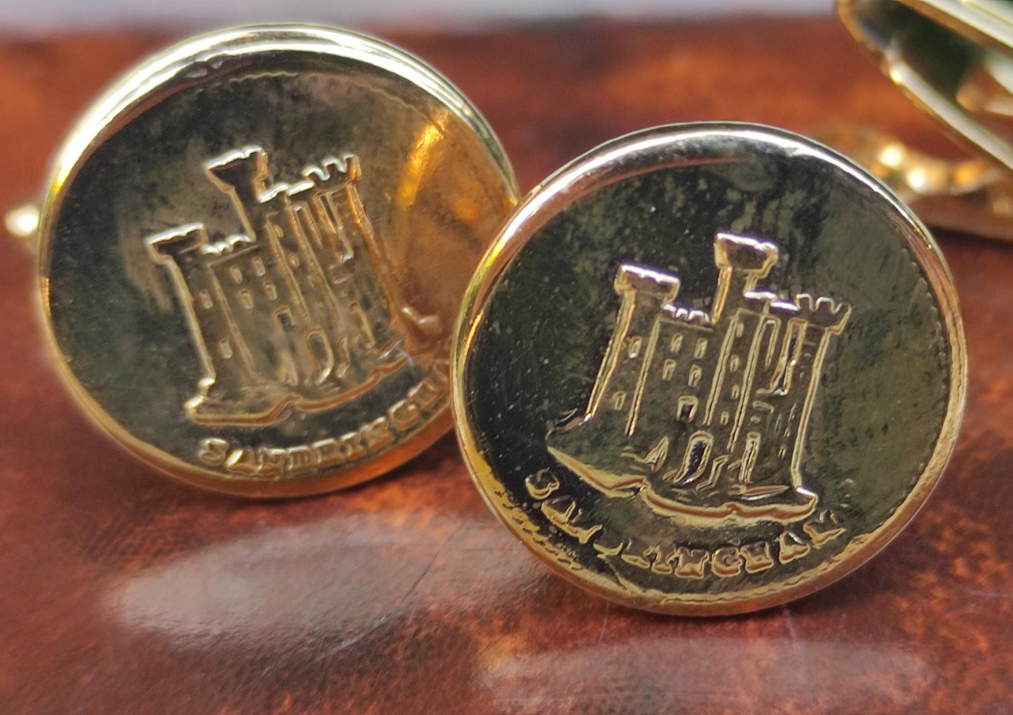 Vintage 22ct Gold Plated Sandringham Castle Cufflinks and Tie Clip