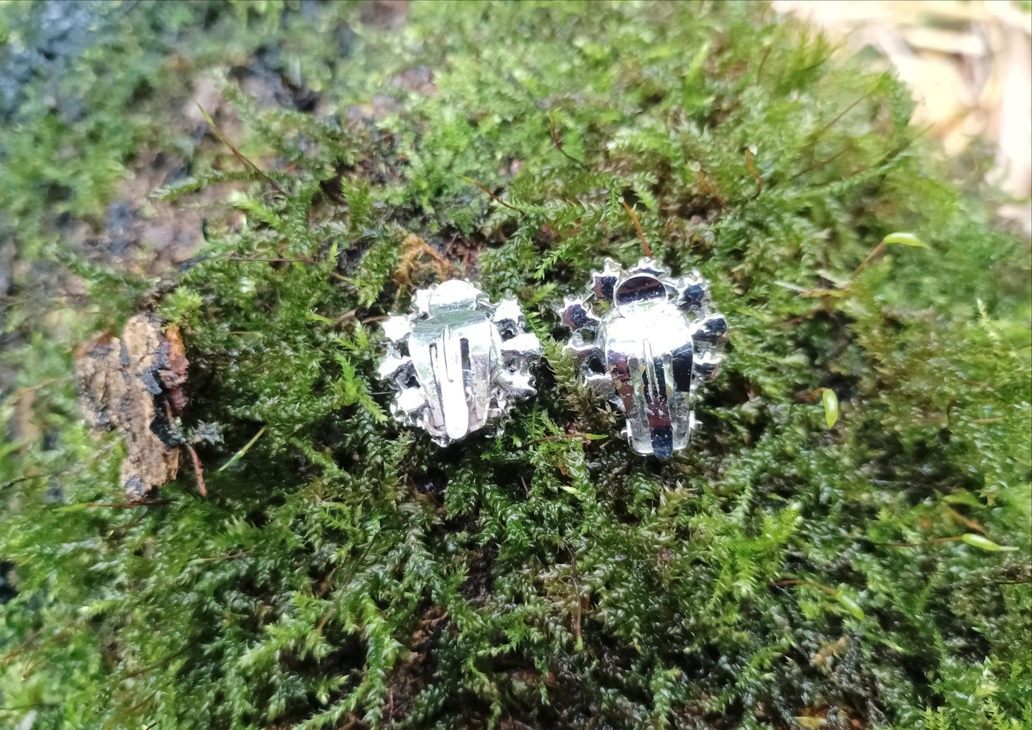 Vintage Turquoise Peking Glass Clip On Earrings, 1960s Costume Jewelry