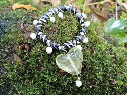 Vintage Green Glass Heart Bracelet: 1990s Faux Pearl Costume Jewelry