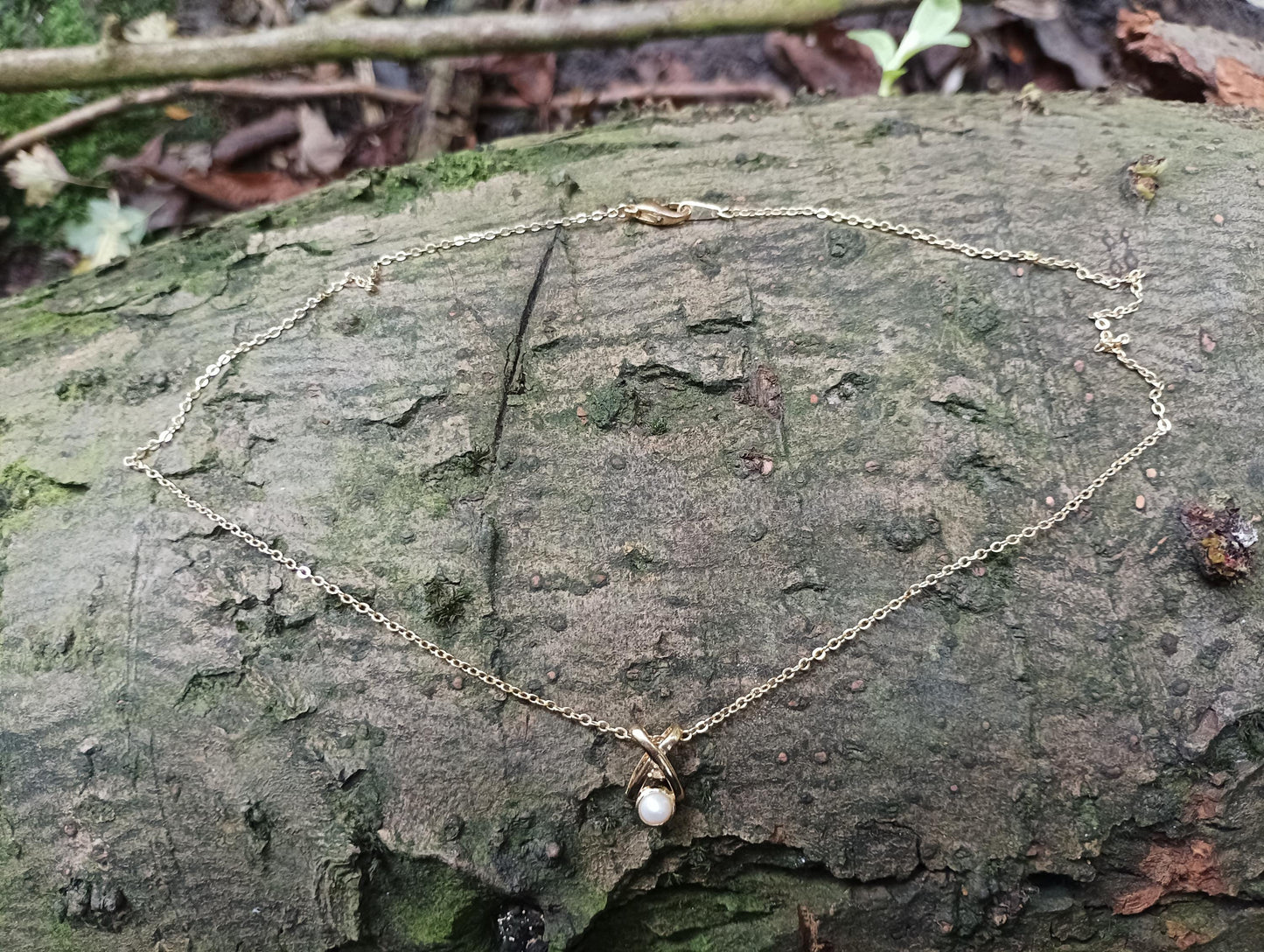 Gold Plated Single Pearl Necklace: Dainty XO Style Chain