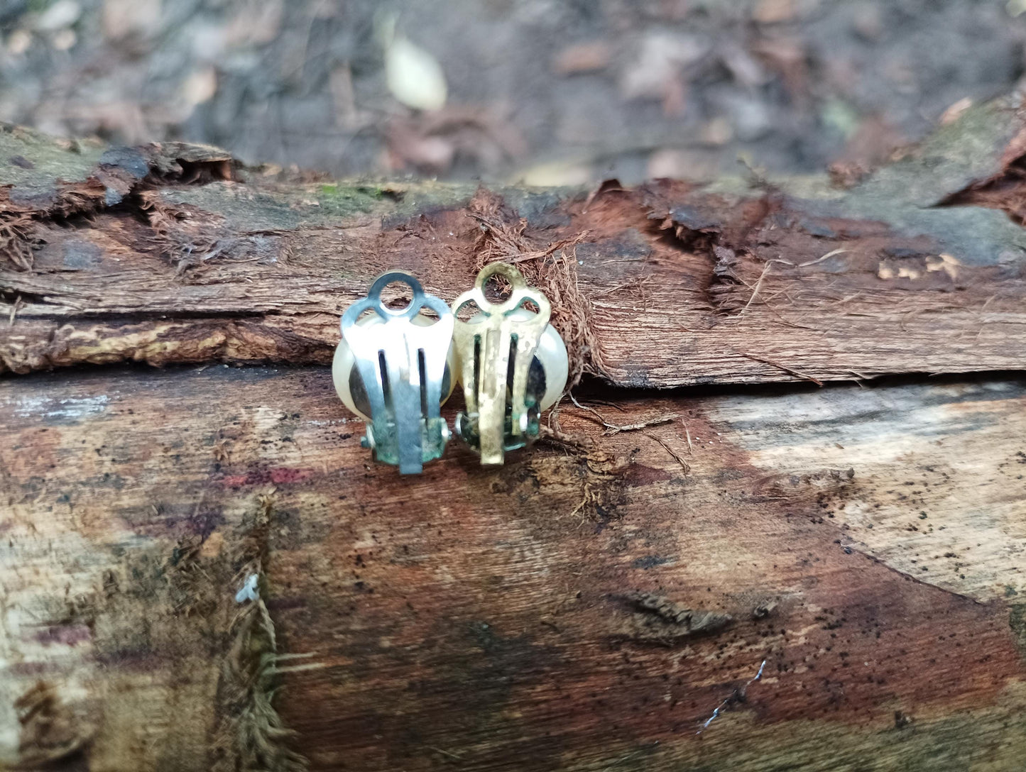 Vintage Faux Pearl Clip On Earrings: 1950s/60s Retro Jewelry