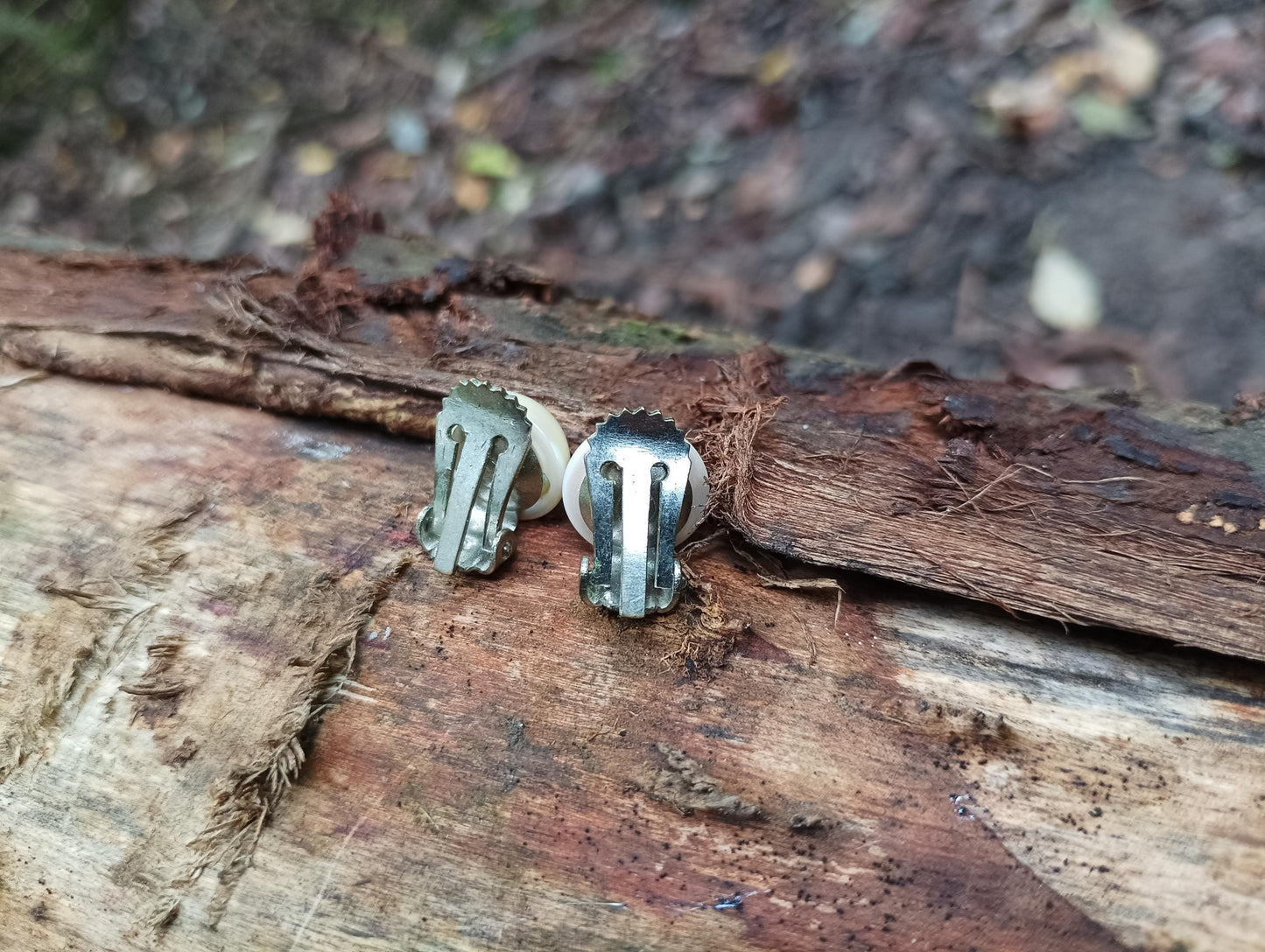 Vintage Faux Pearl Clip On Earrings: 1950s/60s Retro Costume Jewelry