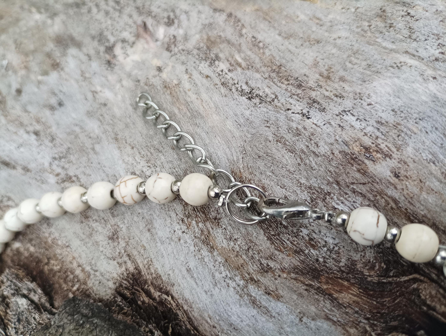 Vintage Faux Howlite Pendant Necklace: 1990s Beaded Statement Jewelry