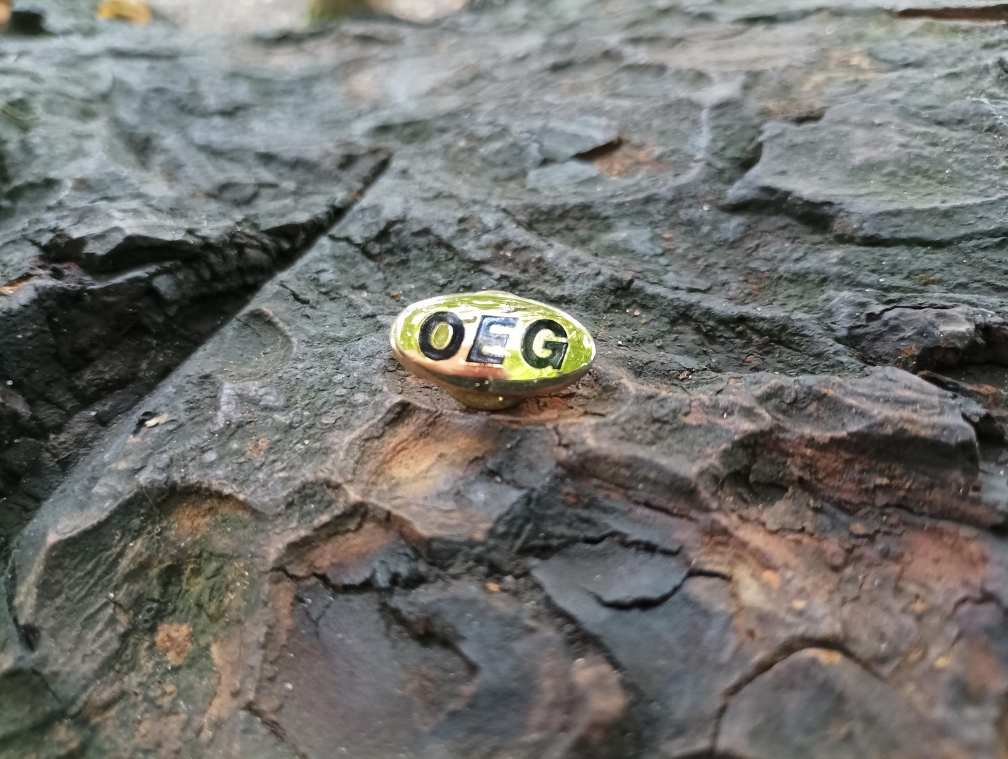 Vintage OEG Pin Badge: Gold Toned Metal, North Sea Shipping