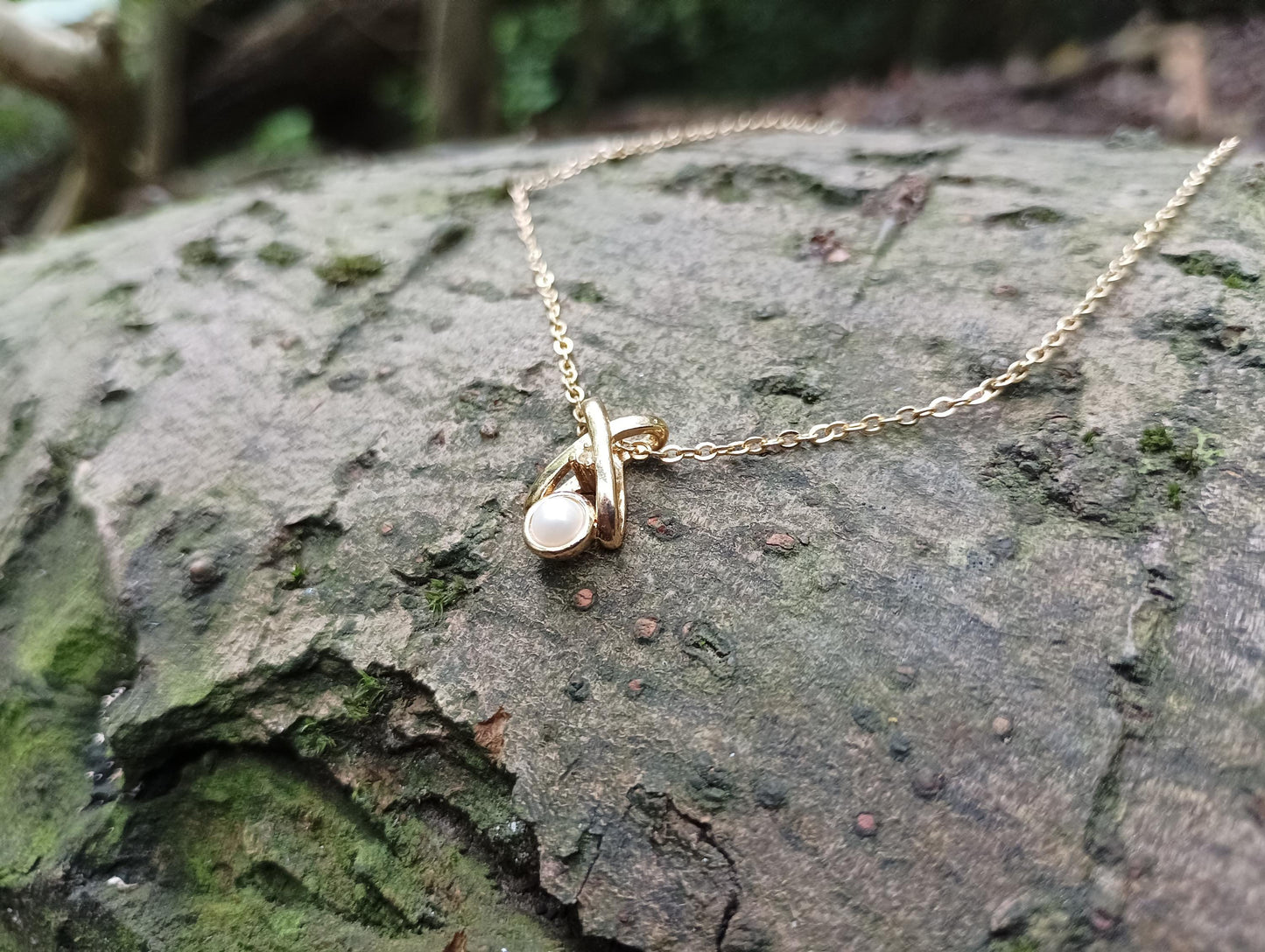 Gold Plated Single Pearl Necklace: Dainty XO Style Chain