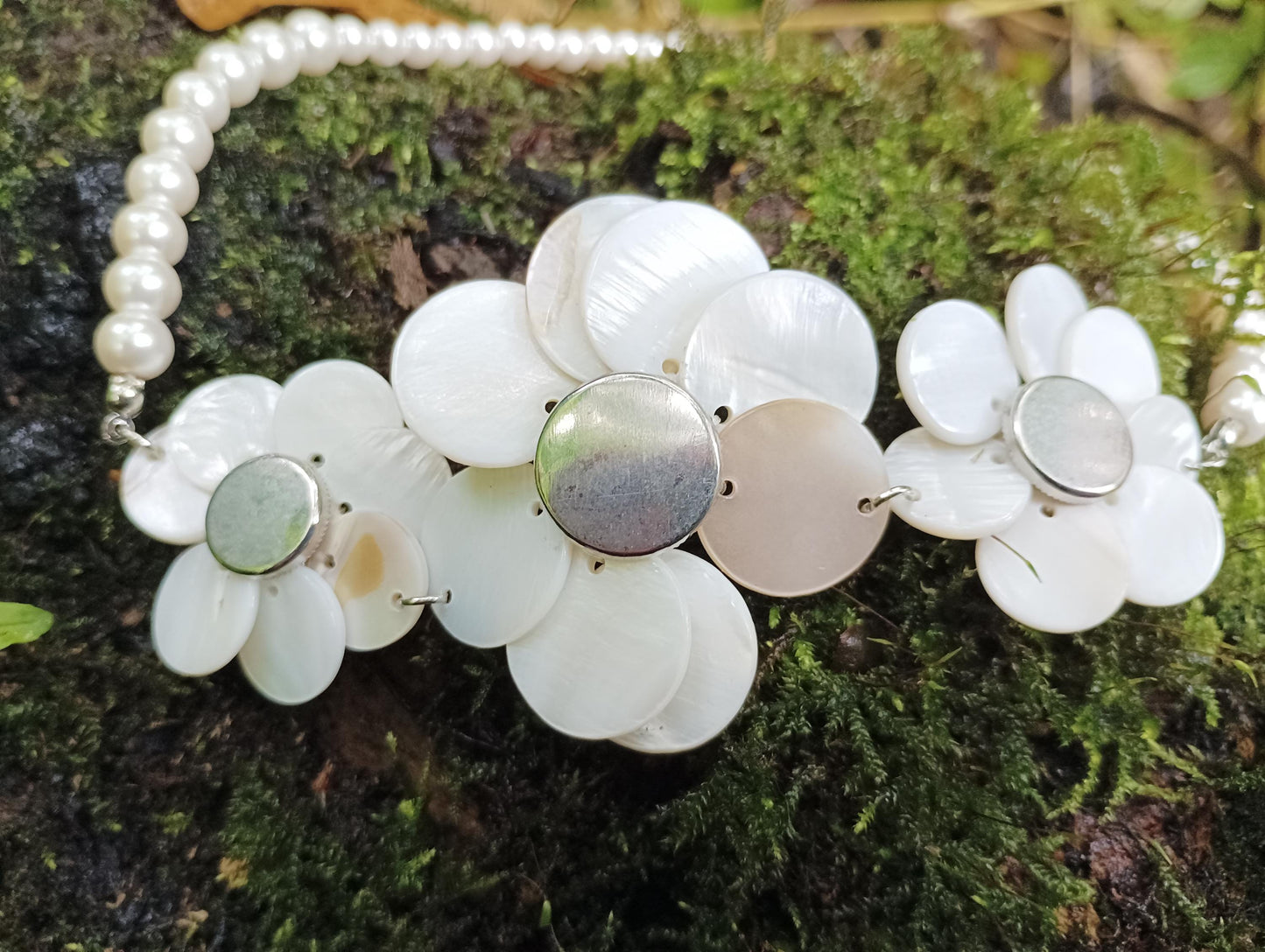 Vintage Faux Pearl & MOP Flower Necklace: Elasticated Bridal Jewelry