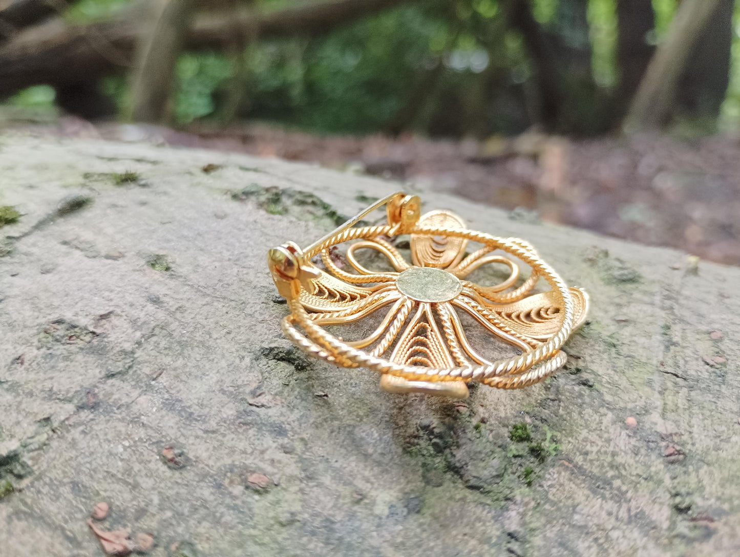 Vintage Gold Plated Filigree Flower Brooch - 1960s Retro Style