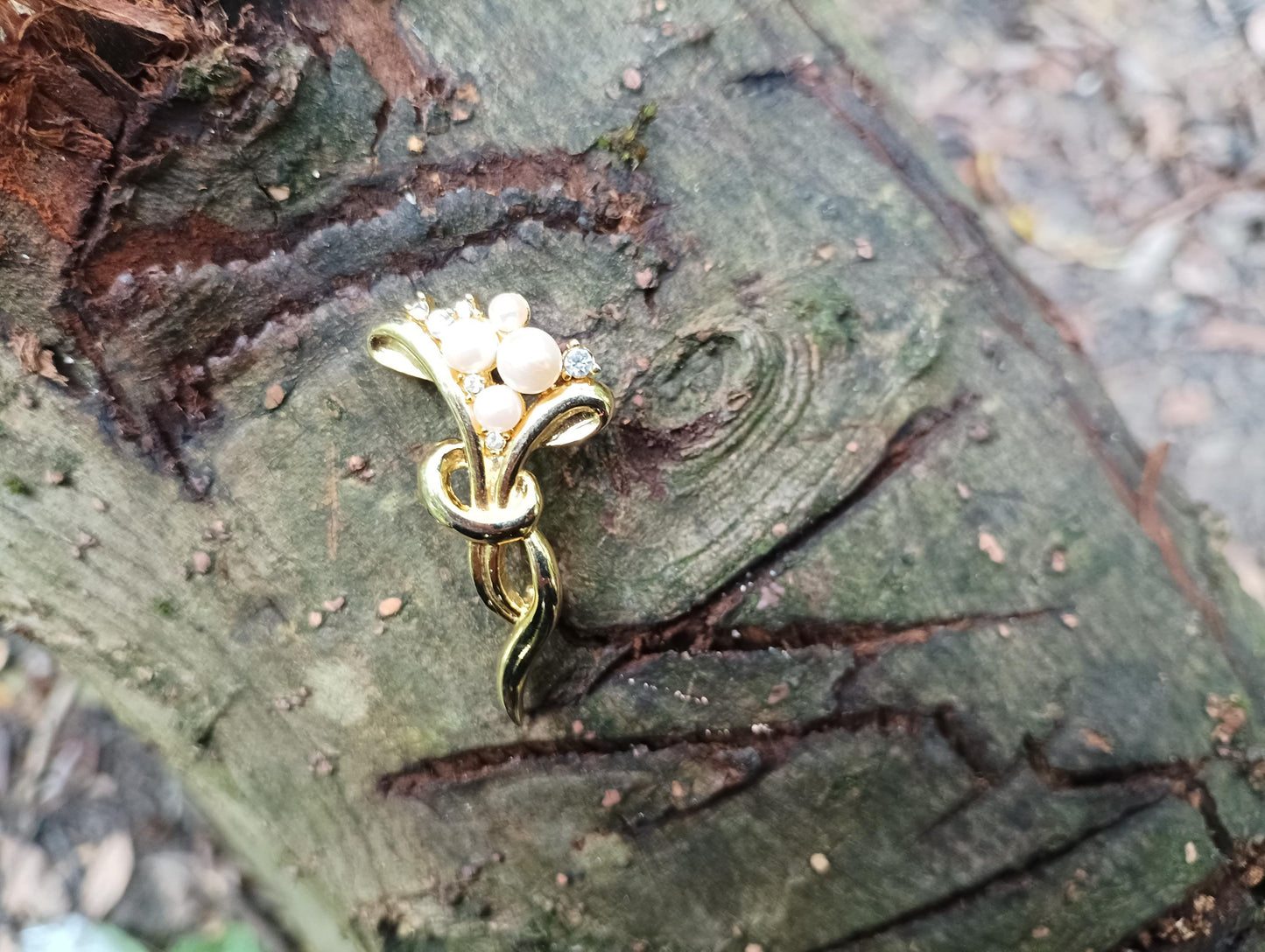 Vintage Floral Brooch: Gold Plated Faux Pearl & Diamond, 1960s Style