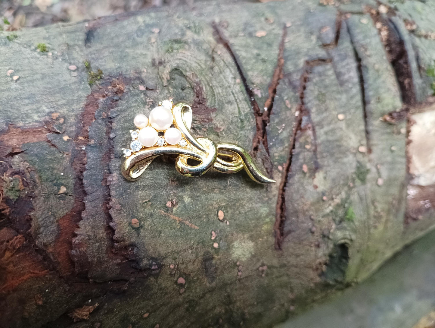 Vintage Floral Brooch: Gold Plated Faux Pearl & Diamond, 1960s Style