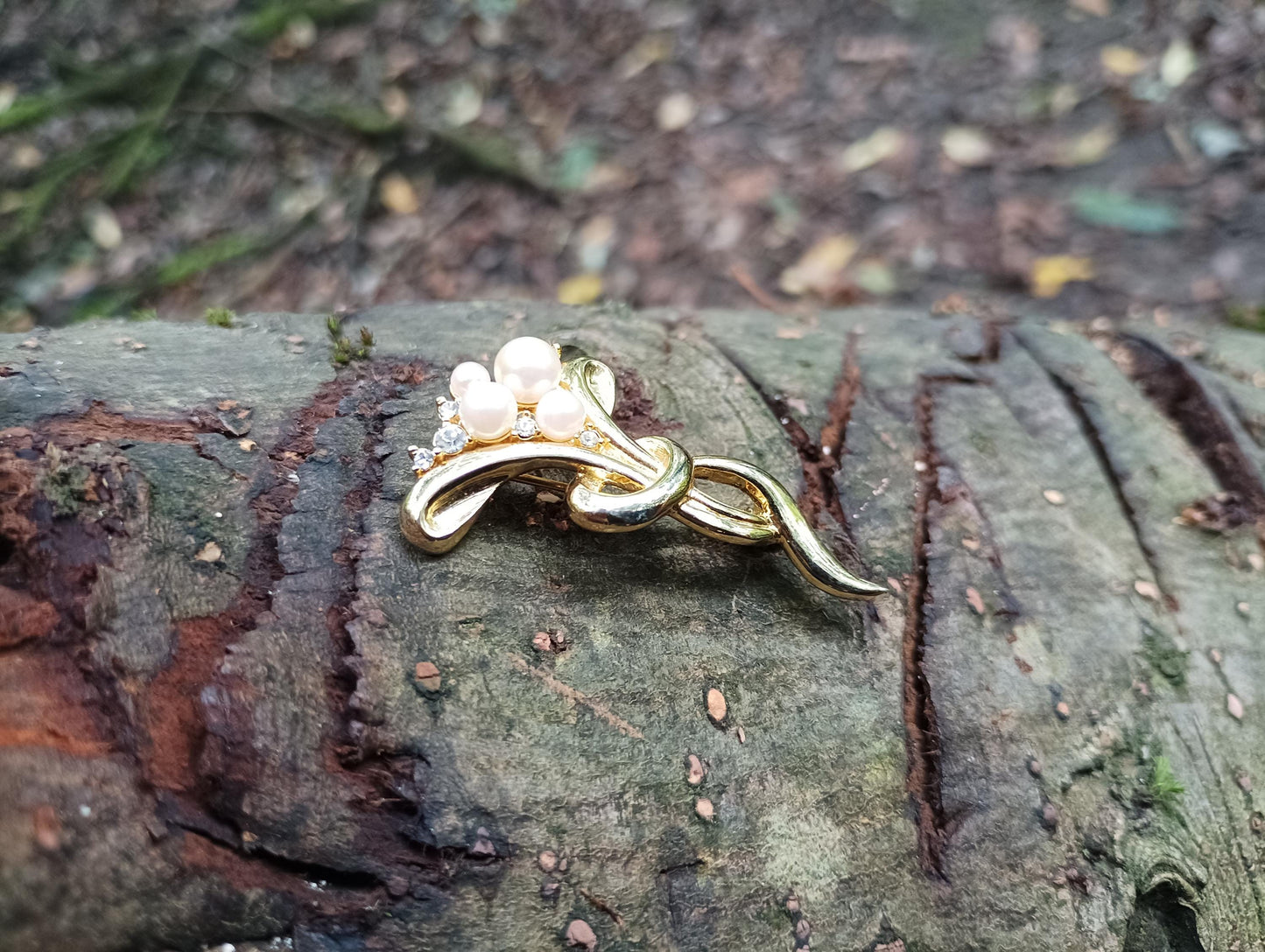 Vintage Floral Brooch: Gold Plated Faux Pearl & Diamond, 1960s Style