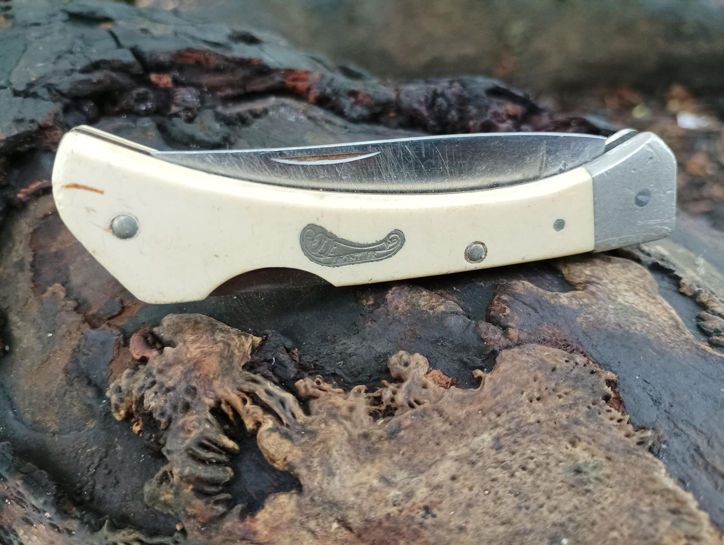 Vintage Frontier Steel Folding Knife: USA Pocketknife Tool