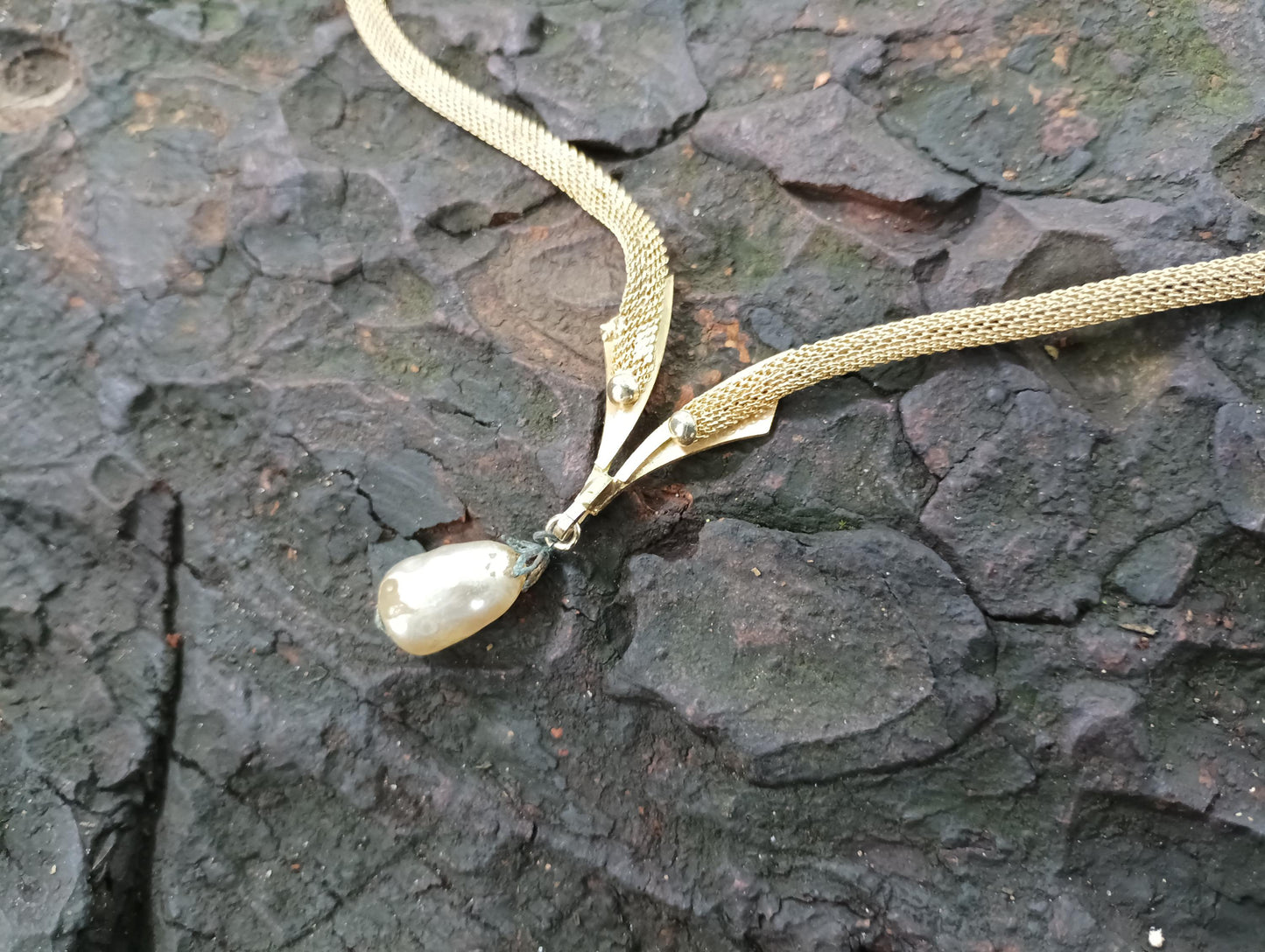 Vintage 1960s Faux Pearl Necklace, Gold Plated Teardrop Pendant, Mesh Chain