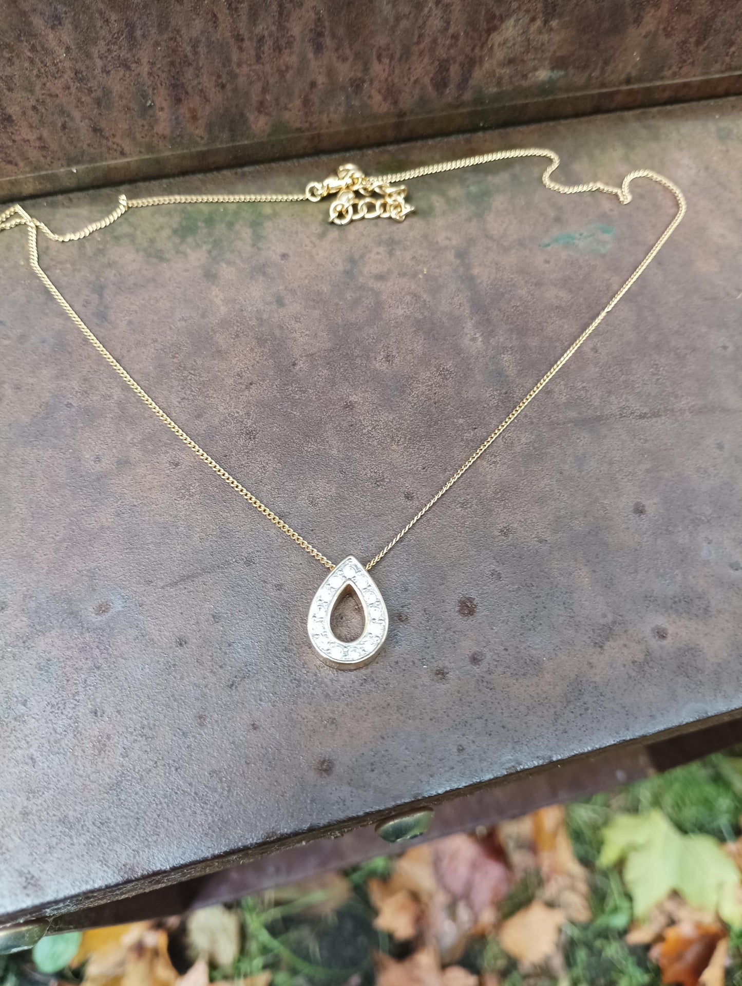 Vintage Gold Plated CZ Teardrop Pendant Necklace: Adjustable Chain