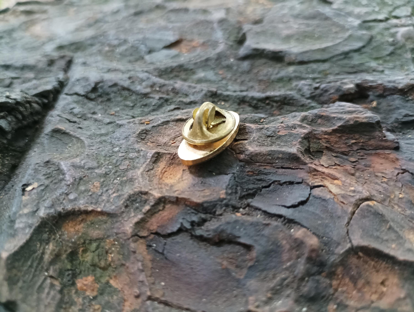 Vintage OEG Pin Badge: Gold Toned Metal, North Sea Shipping