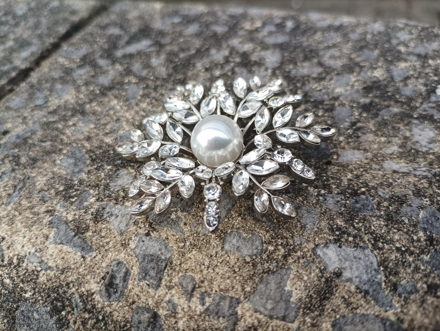 Vintage CZ Rhinestone Floral Brooch Pendant: Silver Tone Faux Pearl