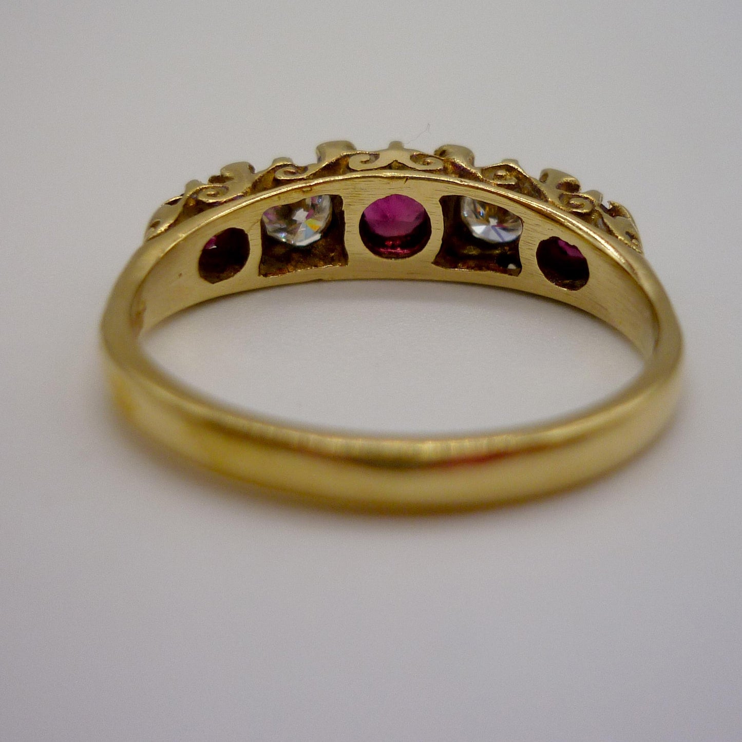 Vintage 18k Gold Ruby & Diamond Ring Size 5.5