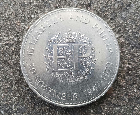 1972 Queen Elizabeth II Silver Tone Crown Coin: 25th Anniversary