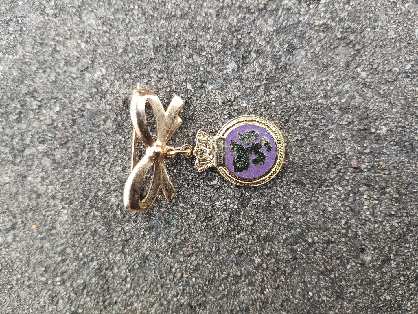 Vintage HMS Unseen Pin: Royal Navy Military Badge