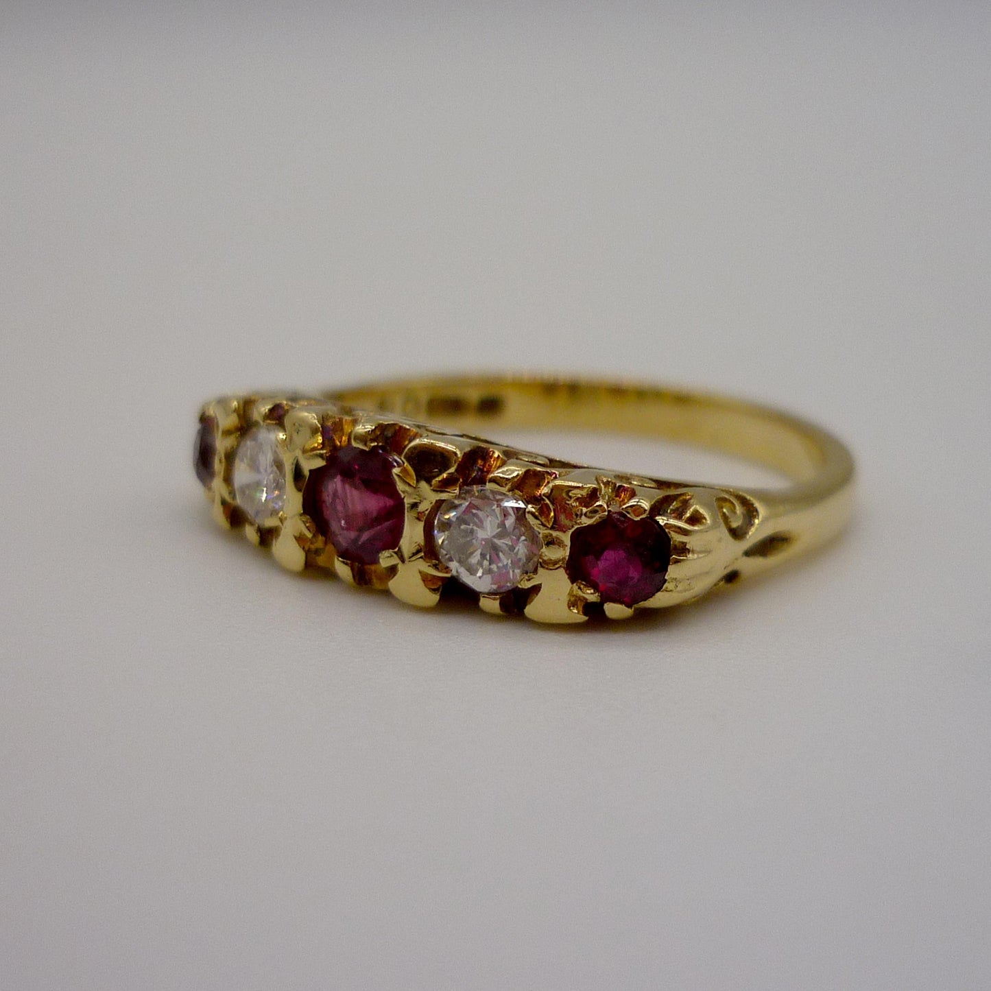 Vintage 18k Gold Ruby & Diamond Ring Size 5.5