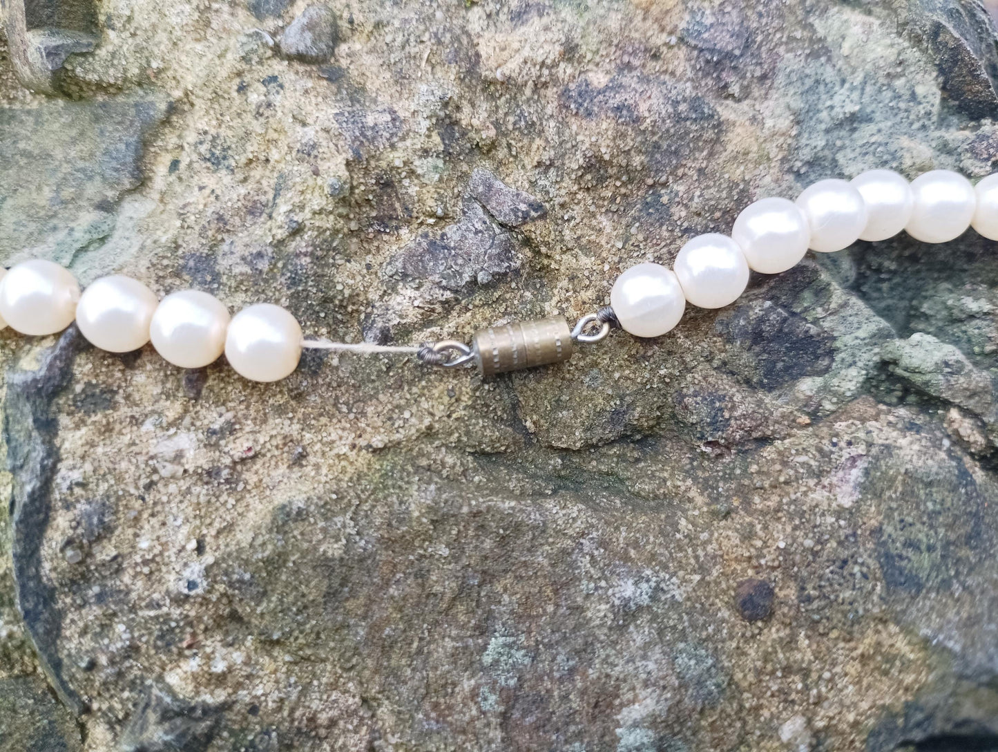 Vintage Faux Pearl Necklace: Ivory Plastic Beads, Classic Style