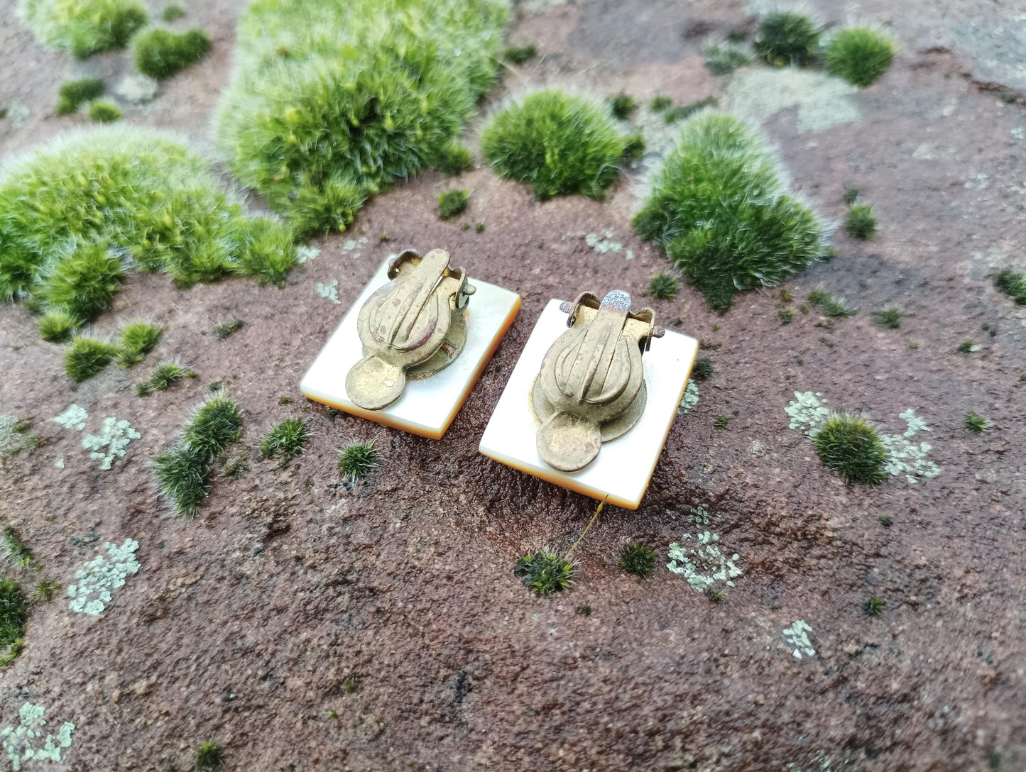 Vintage 1960s Orange Shell Clip On Earrings: Retro Square Design