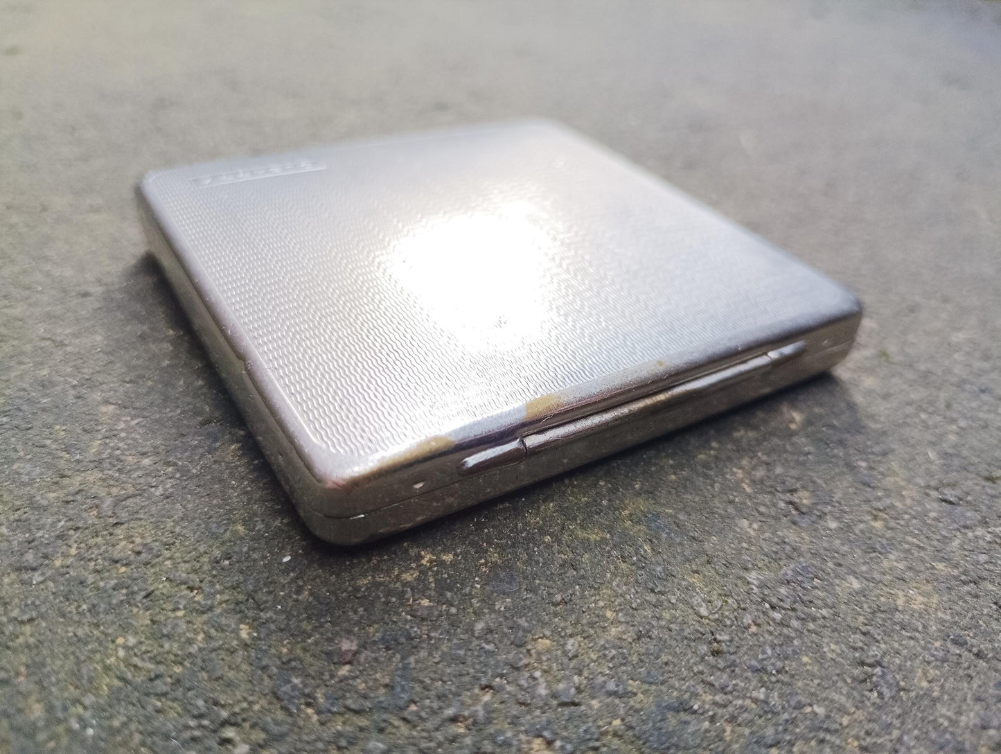 Vintage Dubarry Silver Plated Powder Compact: Engine Etched Vani-Jack