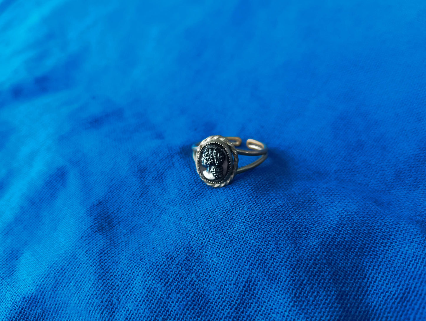 Vintage Victorian Obsidian Cameo Ring: Adjustable Costume Jewelry