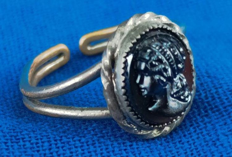 Vintage Victorian Obsidian Cameo Ring: Adjustable Costume Jewelry